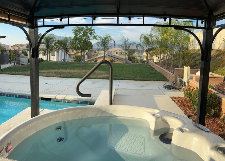 Villa Vineyard Poolside Retreat Winchester Exterior foto